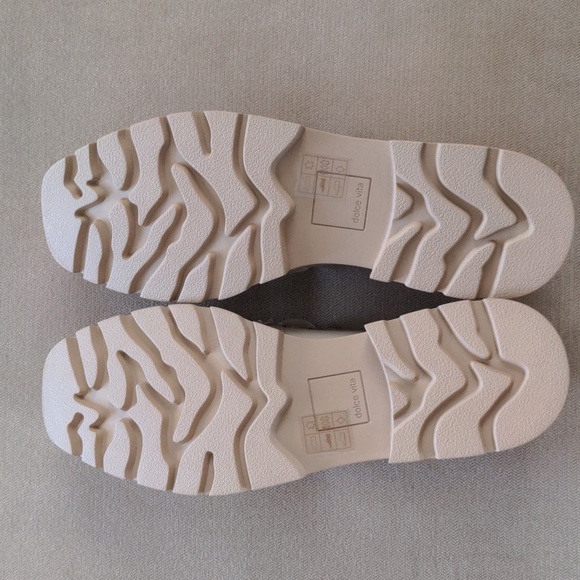 Dolce Vita Elias Flat in Sesame Crinkle Patent Size 10 - Picture 3 of 7